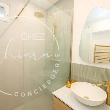 Апартаменты Urban Retreat In *